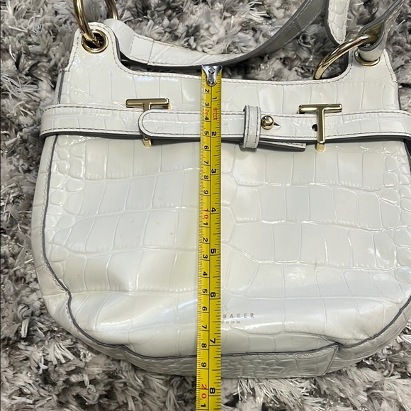 Ted Baker White Textured Shoulder Bag with Gold Clasp - Picture 13 of 13